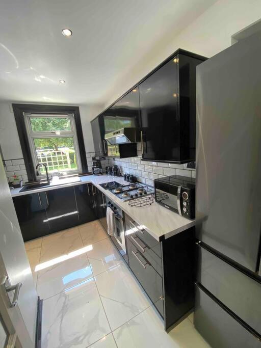 אדינבורו Lovely 2 Bedroom With Private Garden מראה חיצוני תמונה